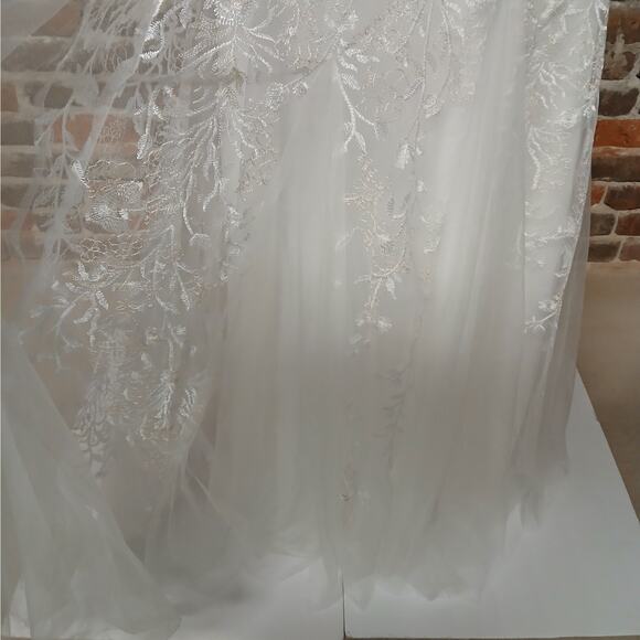 Lulus Bridal Wedding Gown Dress Size Small White Embroidered Beaded Sleeveless - Picture 7 of 14